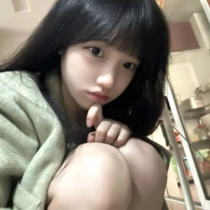 春泥溅花红